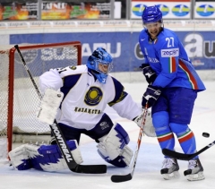 казахстанские хоккеисты сыграли в Бользано с командой Италии и одержали победу со счетом 2:0